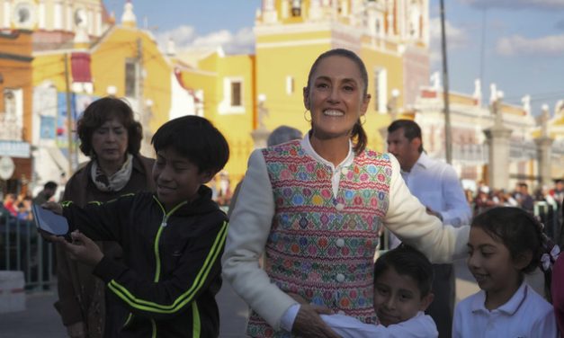 Presidenta Claudia Sheinbaum encabeza entrega de tarjetas del programa Pensión Mujeres Bienestar en Acatzingo, Puebla