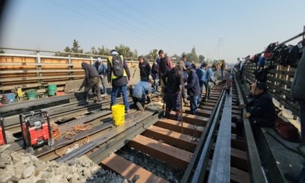 Concluye instalación de 125 durmientes sintéticos en Línea B