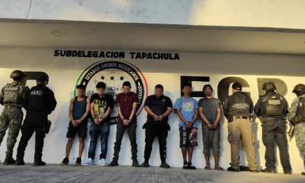 Marina en coordinación interinstitucional realizó la detención de diez presuntos infractores de la ley y el aseguramiento de presunta droga en Tapachula, Chiapas