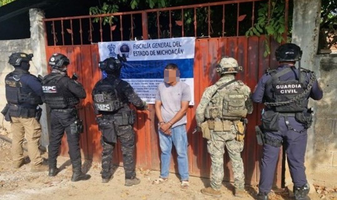 Marina en coordinación interinstitucional aseguró material diverso y erradicó un plantío ilícito, en Michoacán