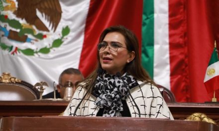 Busca Miriam Saldaña impulsar la creación del Escudo y la Bandera oficial de la Ciudad de México