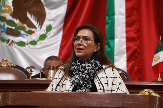 Busca Miriam Saldaña impulsar la creación del Escudo y la Bandera oficial de la Ciudad de México