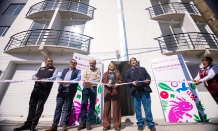 Clara Brugada encabeza entrega de 107 viviendas en beneficio de 436 personas