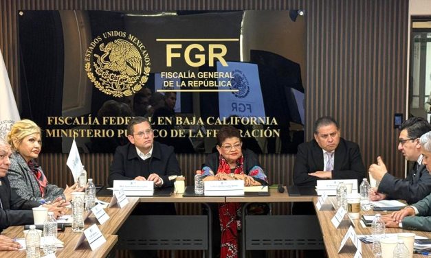 RECONOCE ERNESTINA GODOY AL PERSONAL DE FGR EN SU VISITA A BAJA CALIFORNIA