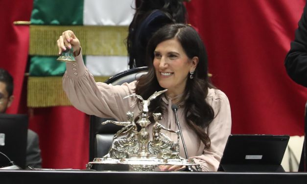 La diputada Kenia López Rabadán declaró la apertura del segundo periodo de sesiones del Congreso de la Unión
