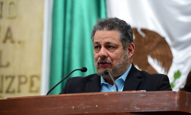 Piden espacios dignos de espera para familiares en hospitales