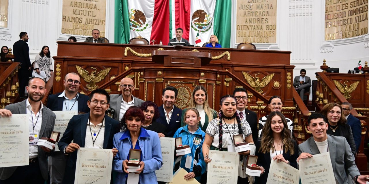 Premian a 8 deportistas sobresalientes de la Ciudad de México
