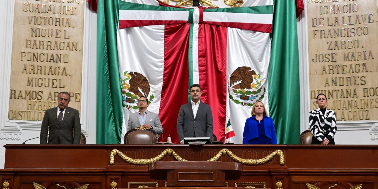 Entrega Congreso CDMX Medallas al Mérito a 45 galardonados