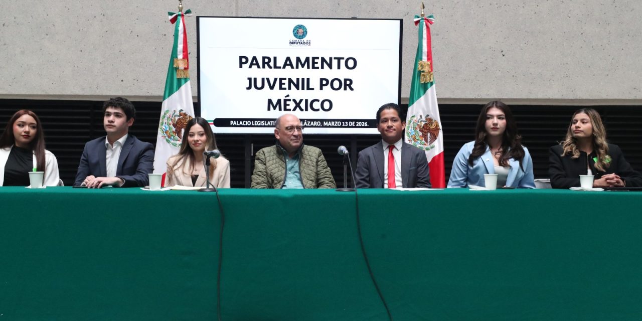 Jóvenes no deben ser considerados actores menores en la construcción democrática del país: Rubén Moreira