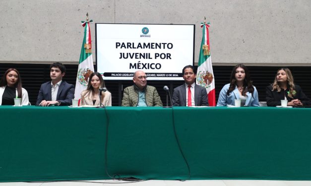 Jóvenes no deben ser considerados actores menores en la construcción democrática del país: Rubén Moreira