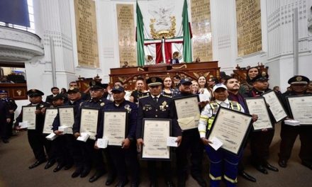 En entrega de medalla al Mérito Policial destacan reducción histórica de delitos