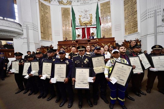 En entrega de medalla al Mérito Policial destacan reducción histórica de delitos